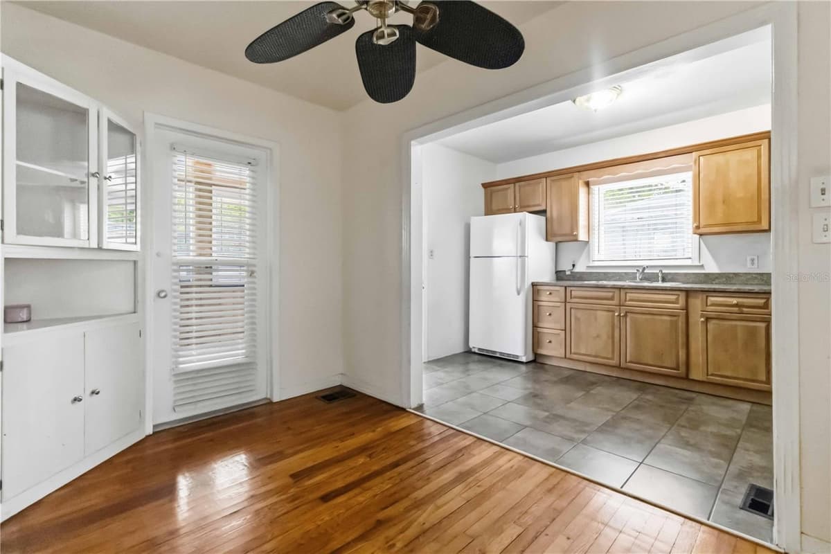 217 DAYTONA AVENUE — photo 10 of 26