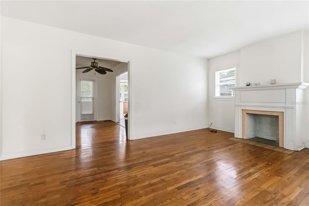 217 DAYTONA AVENUE — photo 8 of 26