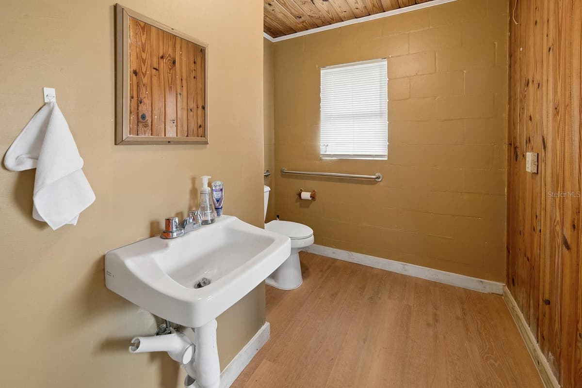 1320 TEMPLE AVENUE — photo 38 of 44