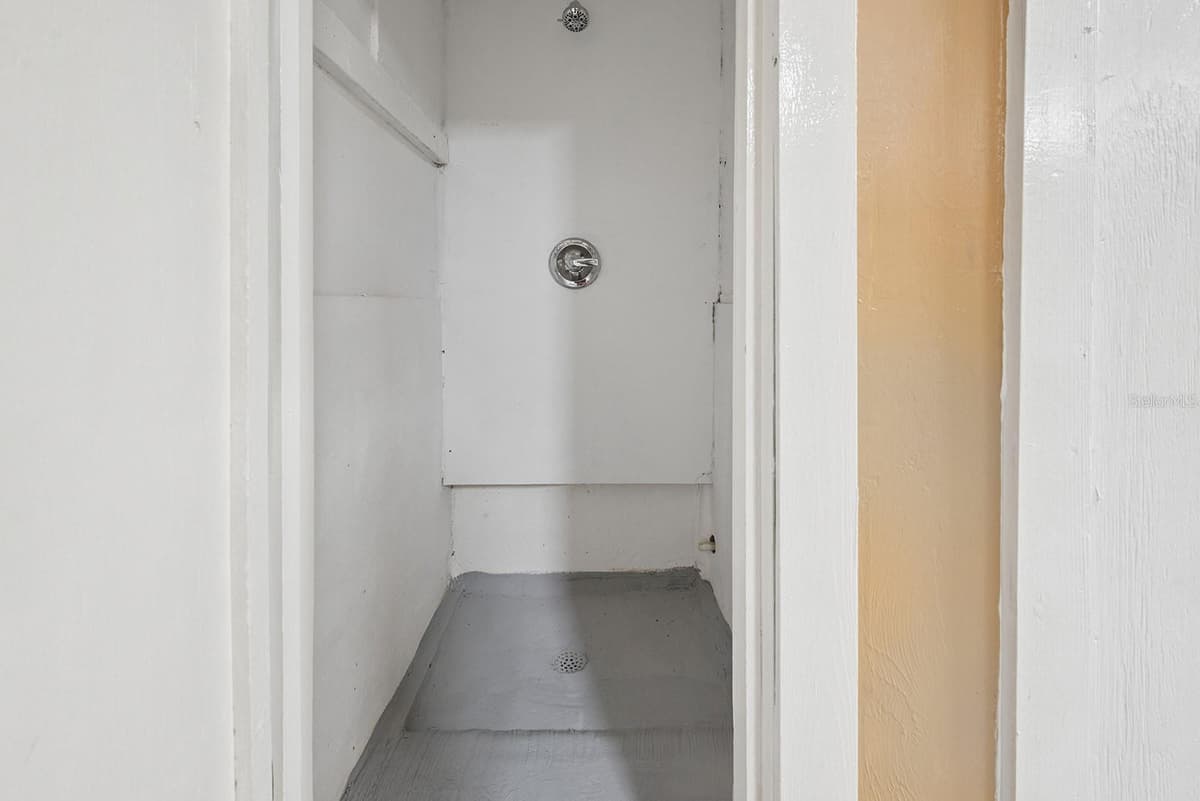 1320 TEMPLE AVENUE — photo 37 of 44
