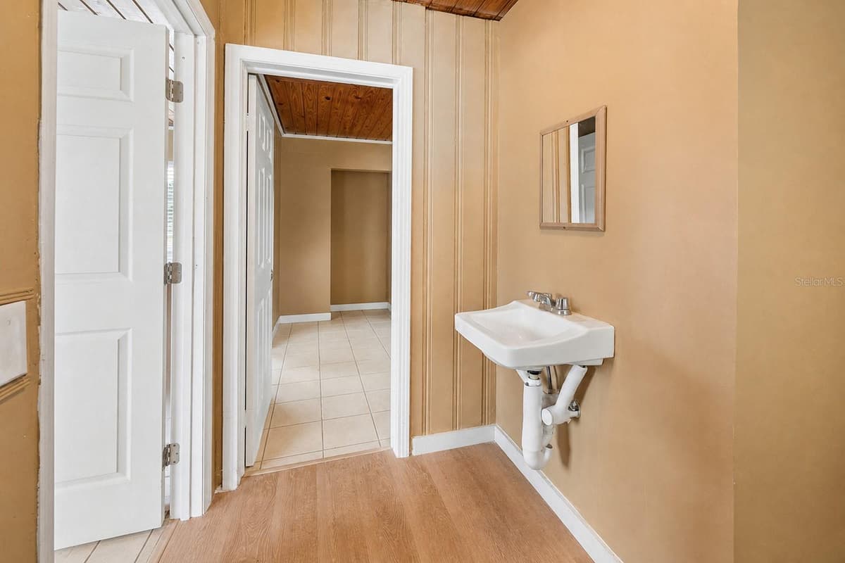 1320 TEMPLE AVENUE — photo 39 of 44