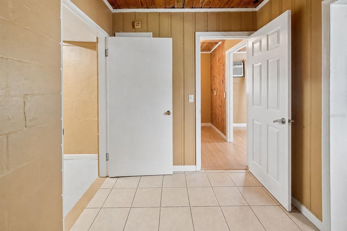 1320 TEMPLE AVENUE — photo 41 of 44