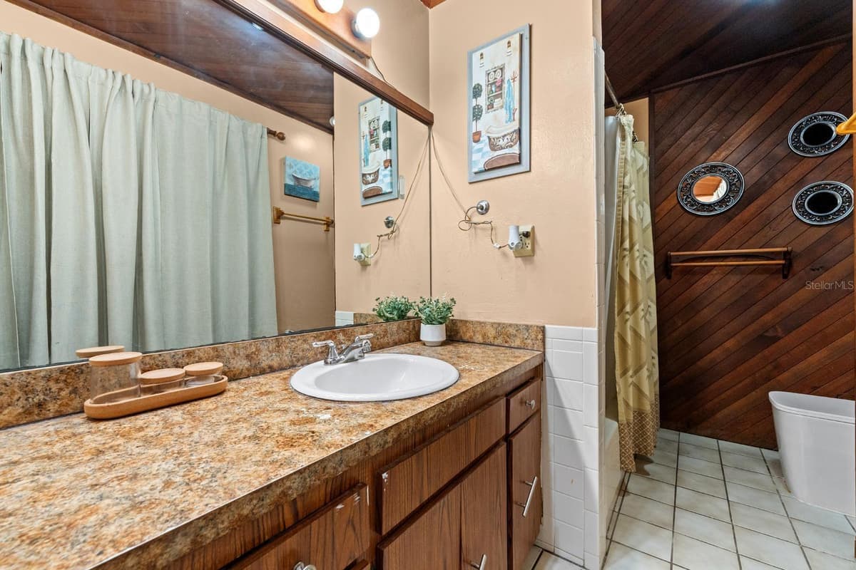 5220 BLANE DRIVE — photo 17 of 29