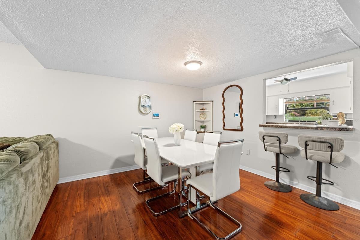 5220 BLANE DRIVE — photo 11 of 29
