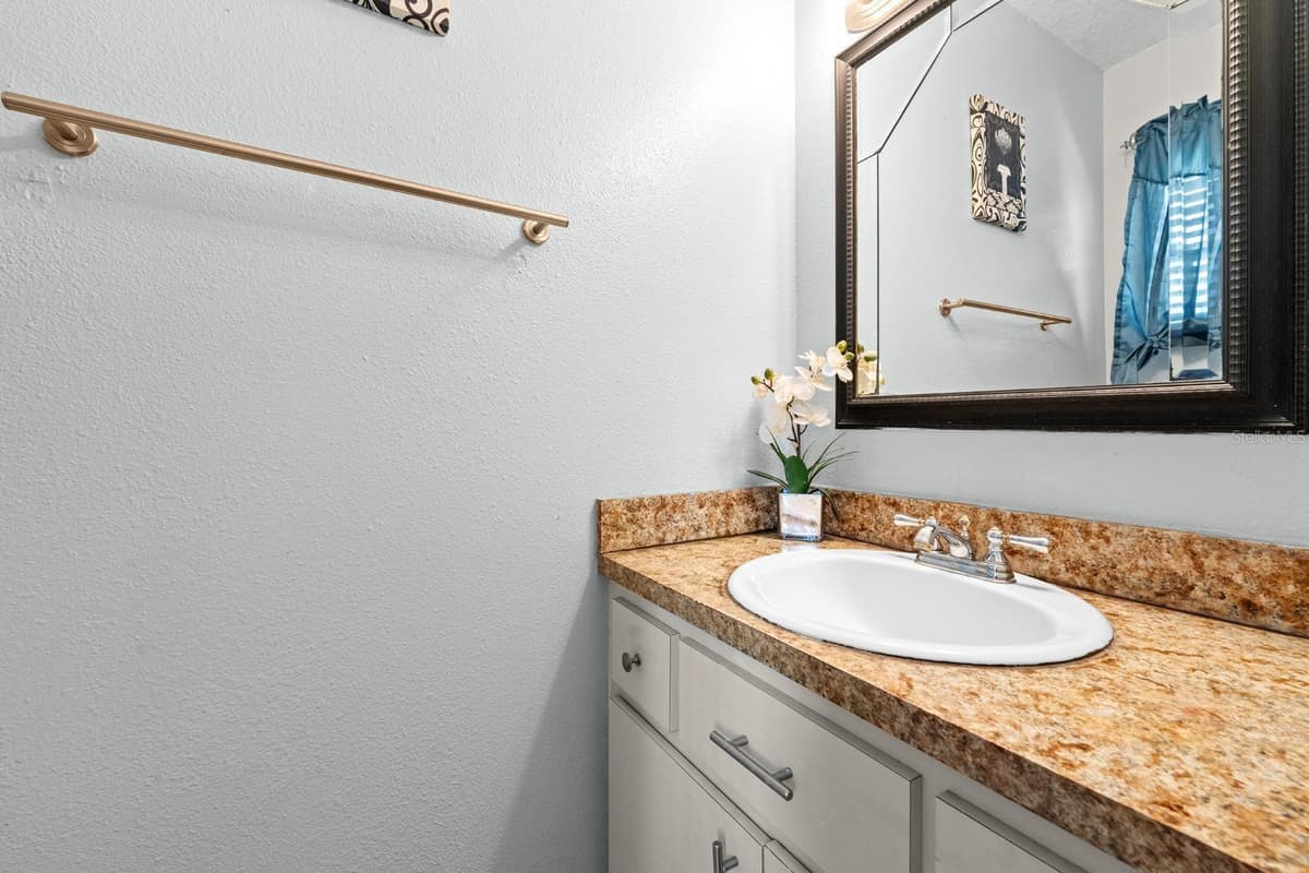 5220 BLANE DRIVE — photo 9 of 29