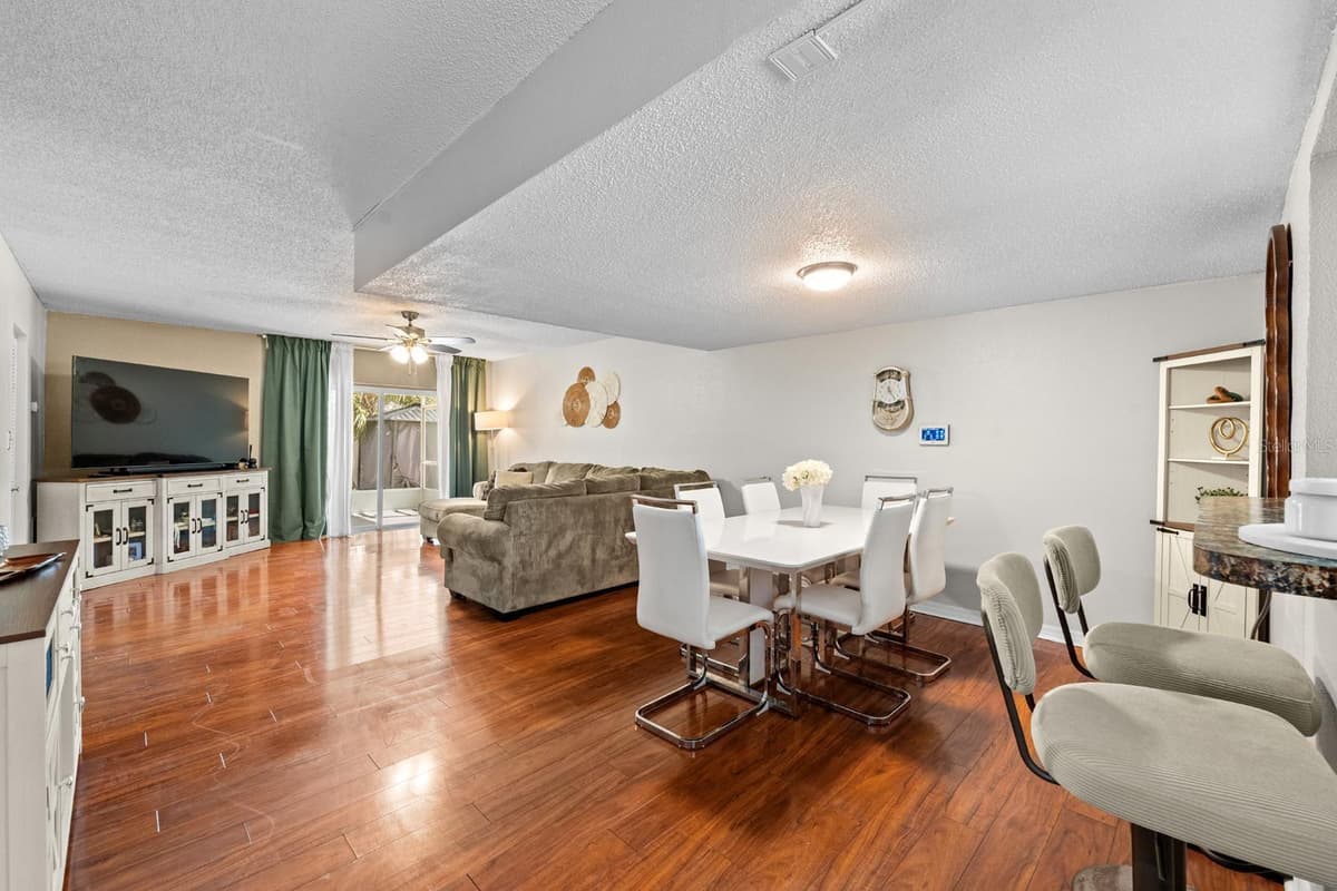 5220 BLANE DRIVE — photo 10 of 29