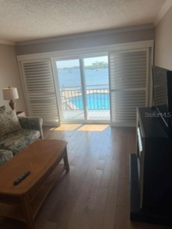 101 RIVERSIDE DRIVE — photo 5 of 20