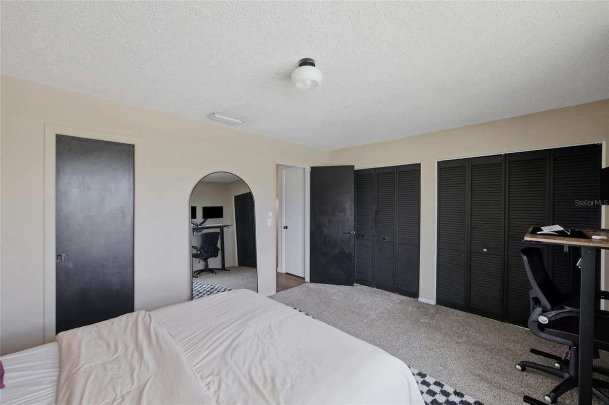 14713 LAKE FOREST DRIVE — photo 16 of 41