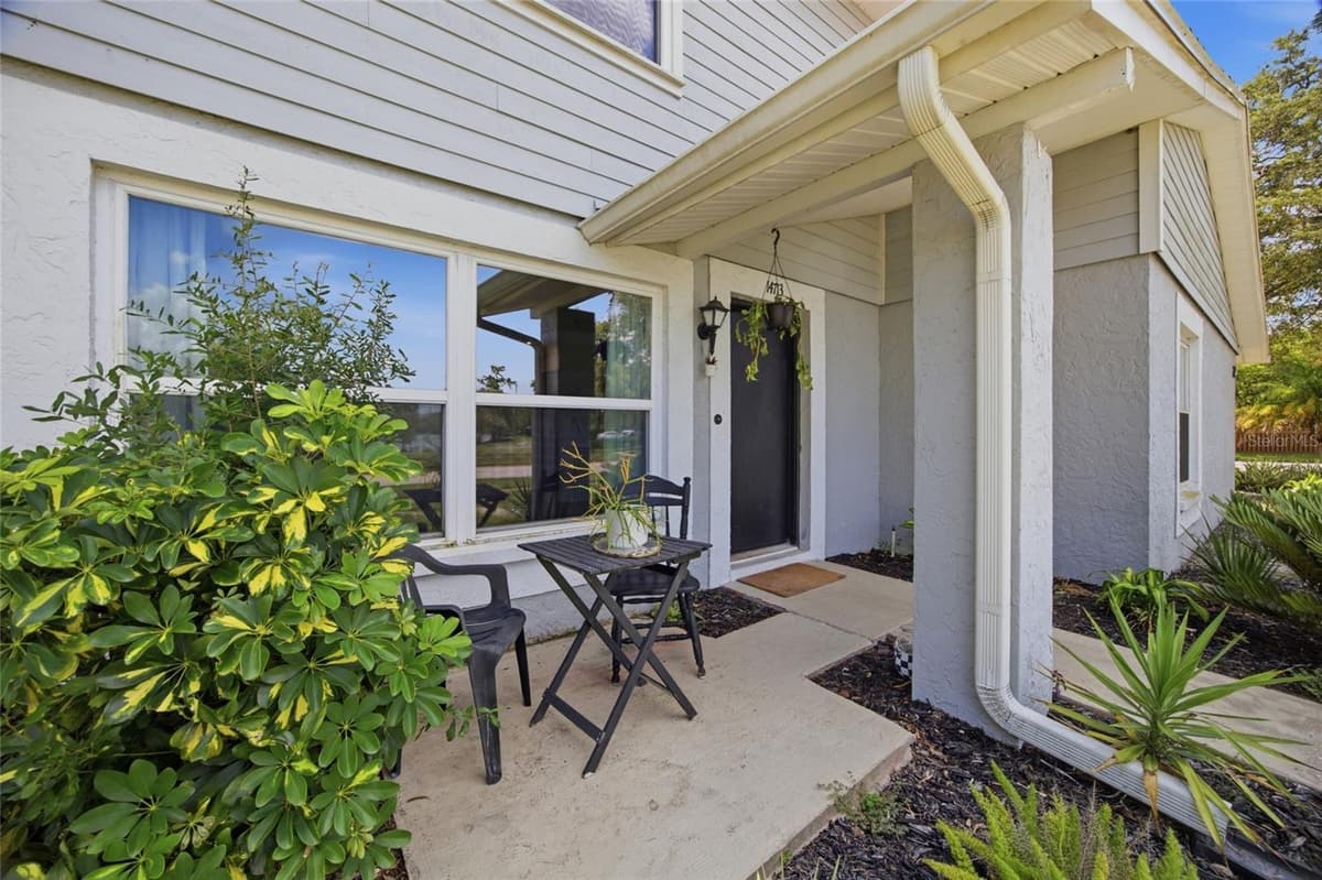 14713 LAKE FOREST DRIVE — photo 4 of 41