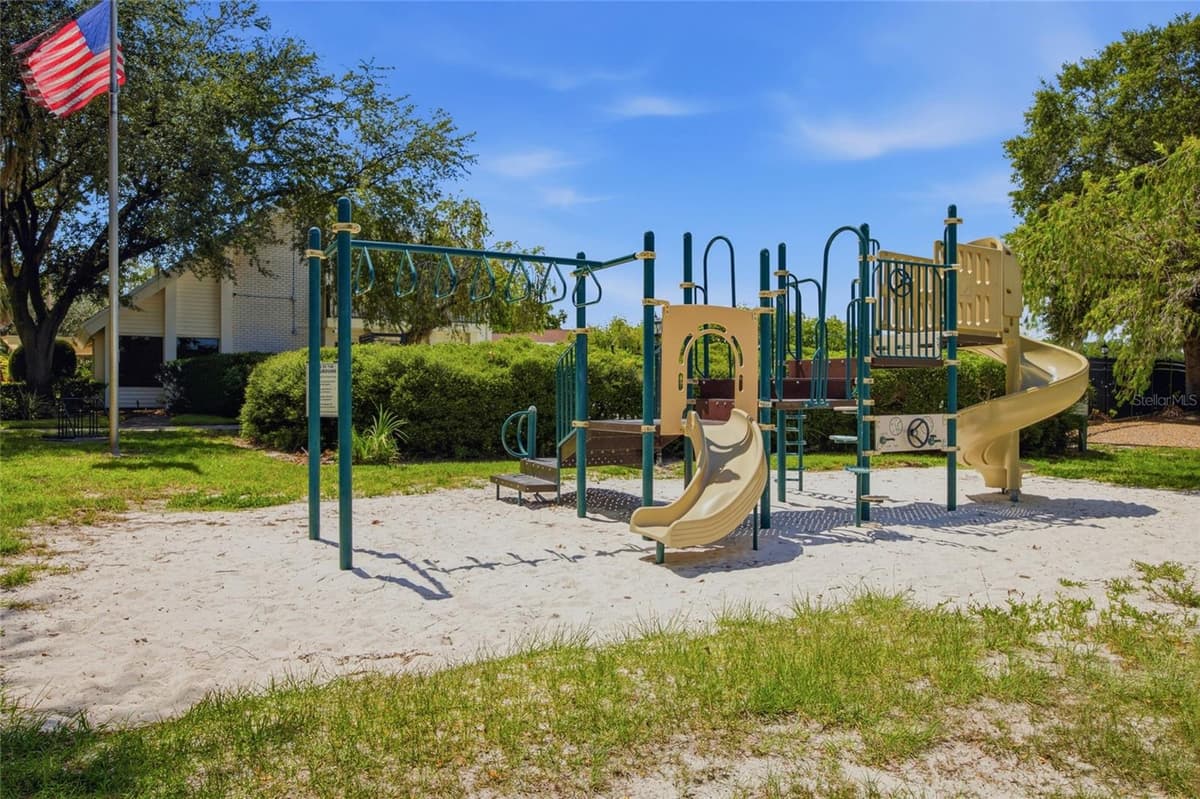 14713 LAKE FOREST DRIVE — photo 33 of 41