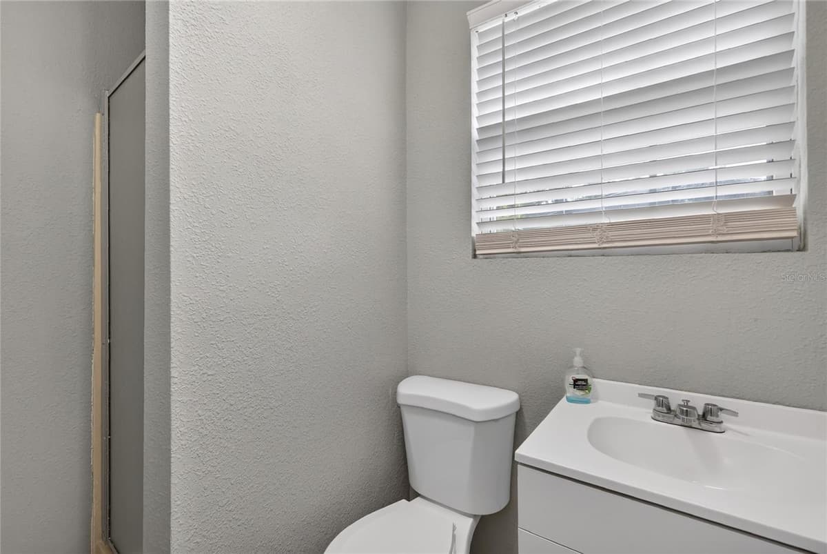 5425 111TH STREET — photo 15 of 32