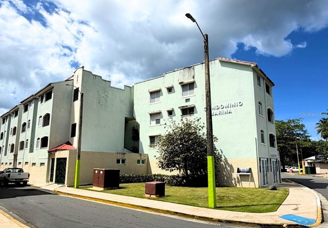 Calle Asisclo Soler CONDOMINIO LA MARINA AVENUE — photo 2 of 11