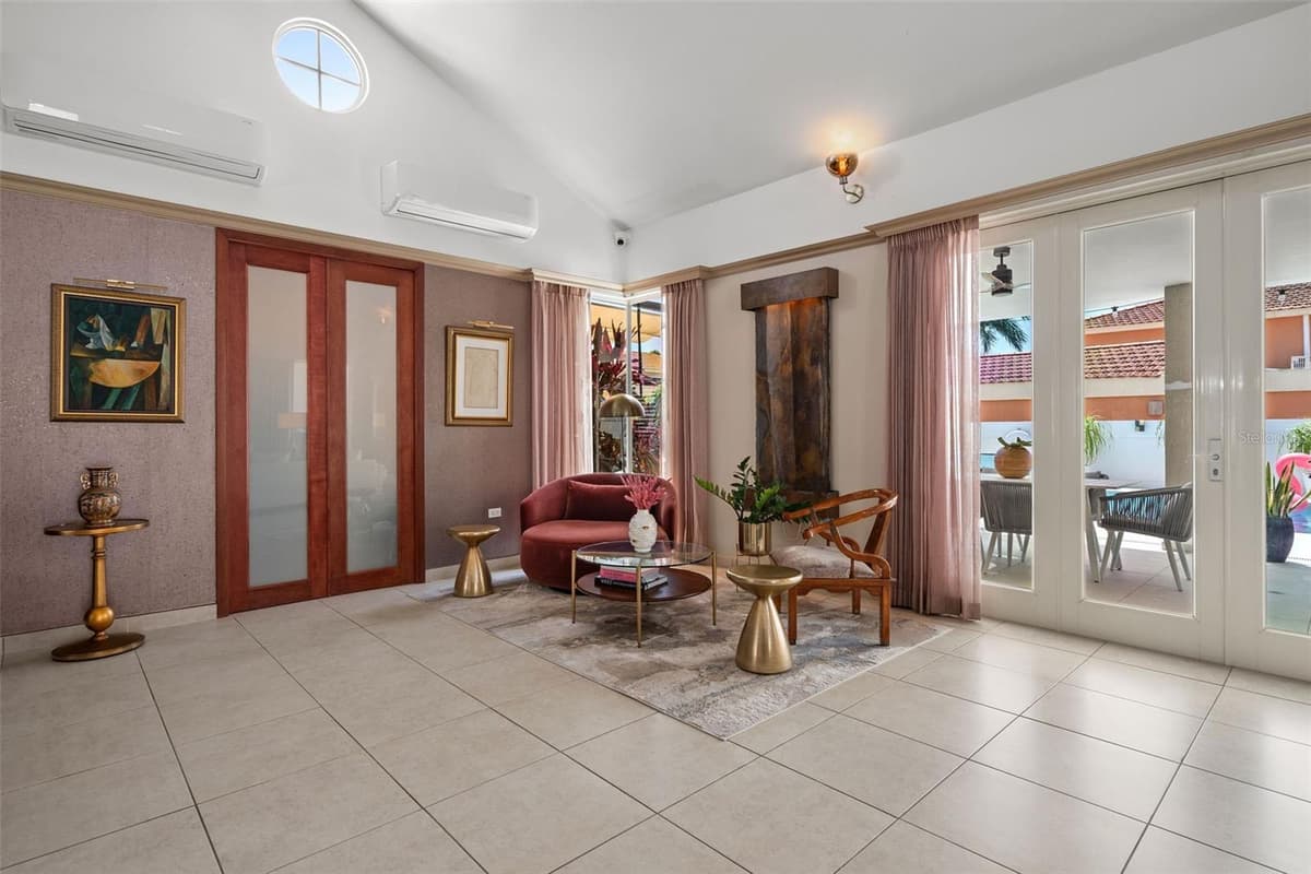 377 CORREDOR DE LA ARBOLEDA — photo 4 of 38