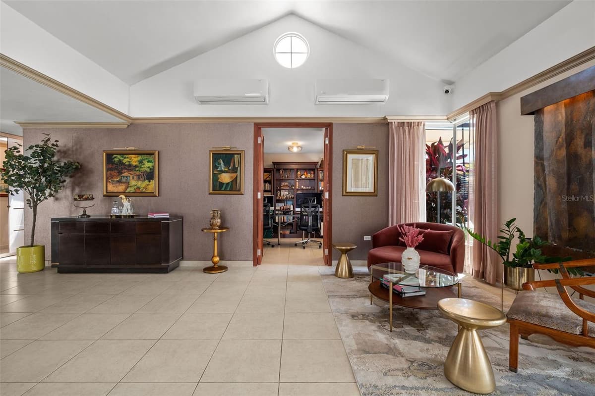 377 CORREDOR DE LA ARBOLEDA — photo 3 of 38