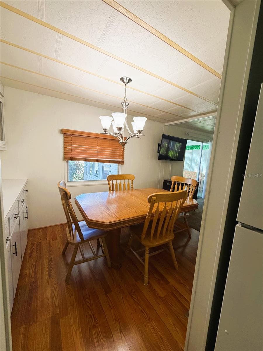 203 ASPEN CIRCLE — photo 10 of 41