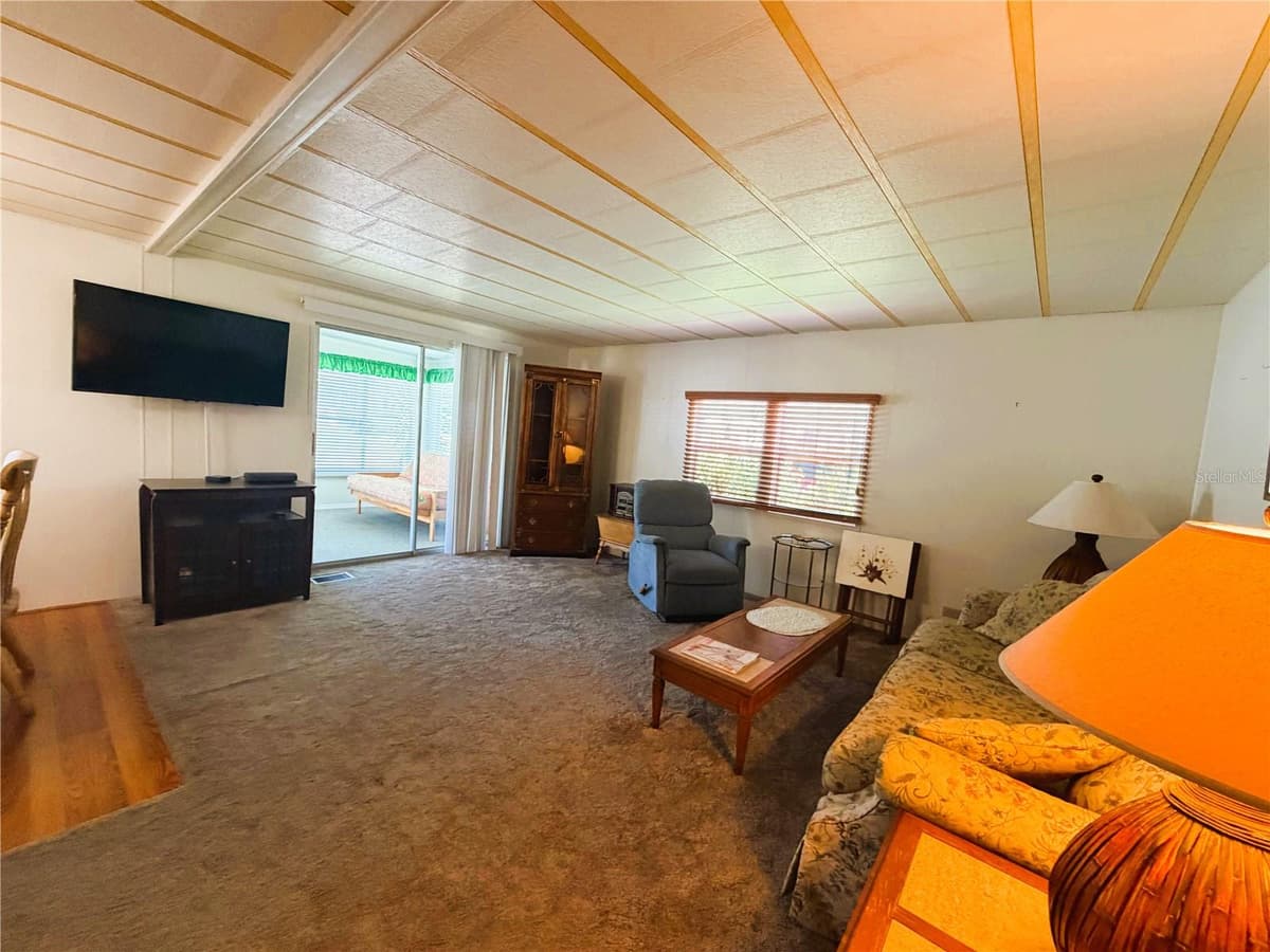 203 ASPEN CIRCLE — photo 15 of 41