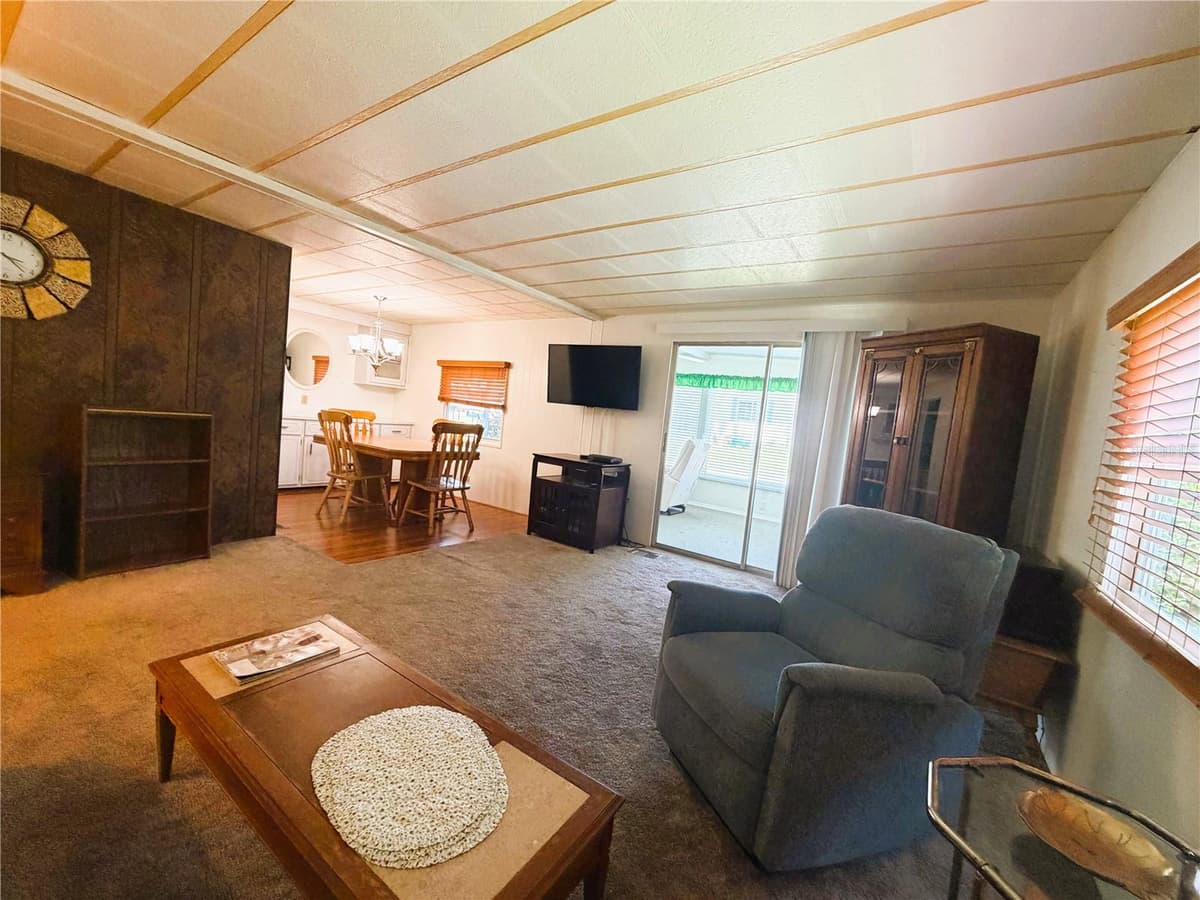 203 ASPEN CIRCLE — photo 14 of 41