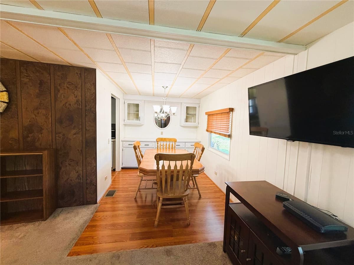 203 ASPEN CIRCLE — photo 11 of 41