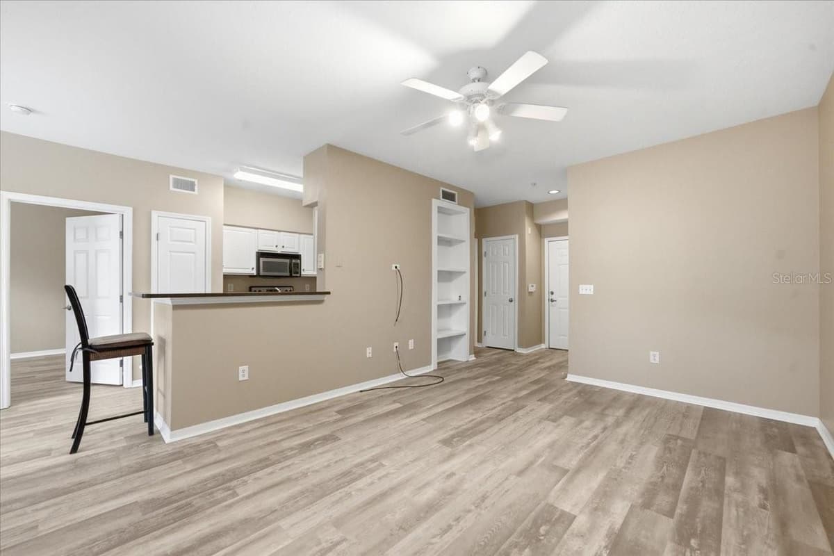 1910 PALM AVENUE — photo 15 of 42
