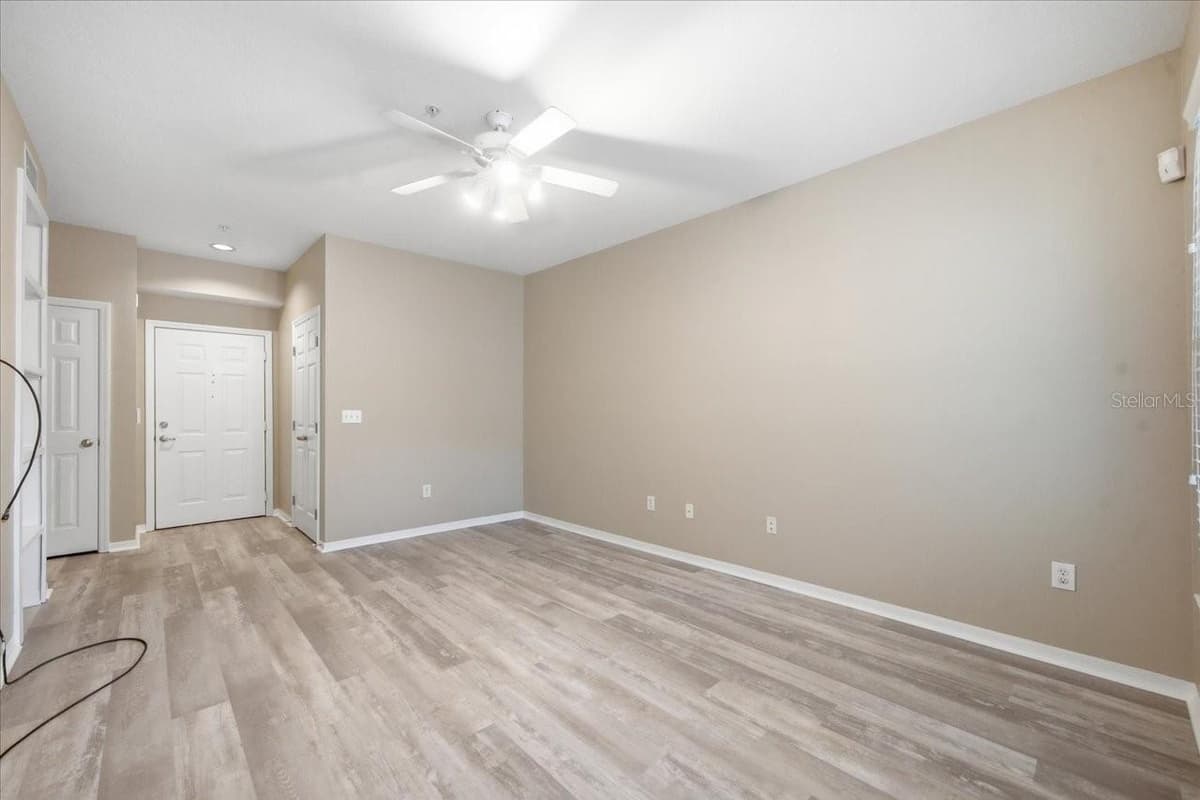 1910 PALM AVENUE — photo 18 of 42