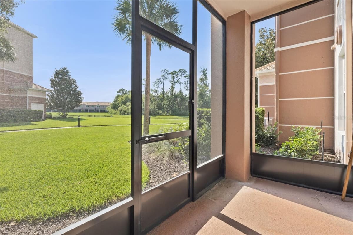 8300 PORTOFINO DRIVE — photo 13 of 32