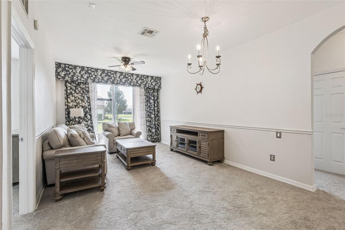 8300 PORTOFINO DRIVE — photo 4 of 32
