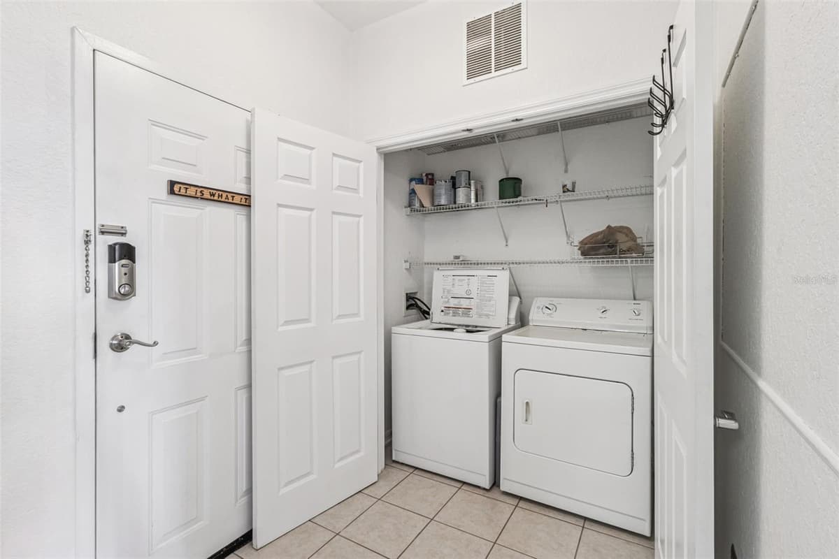8300 PORTOFINO DRIVE — photo 16 of 32