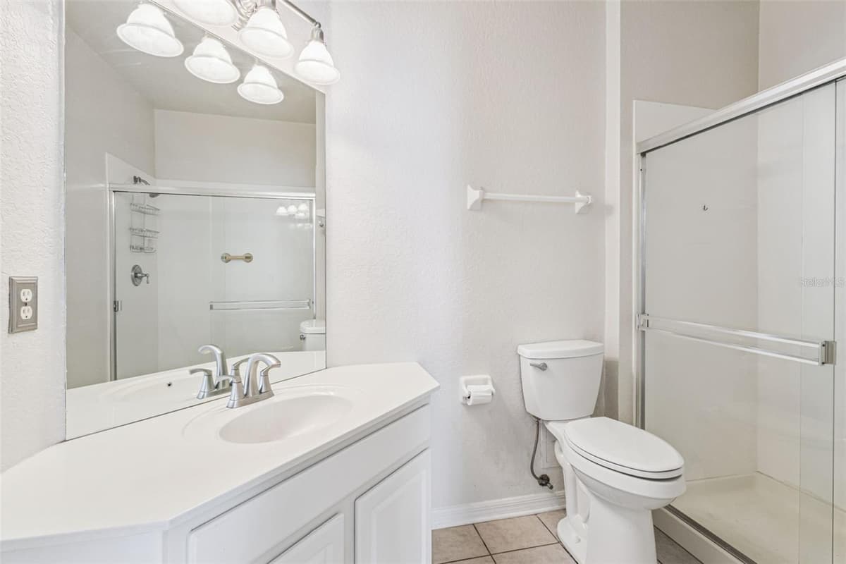 8300 PORTOFINO DRIVE — photo 9 of 32