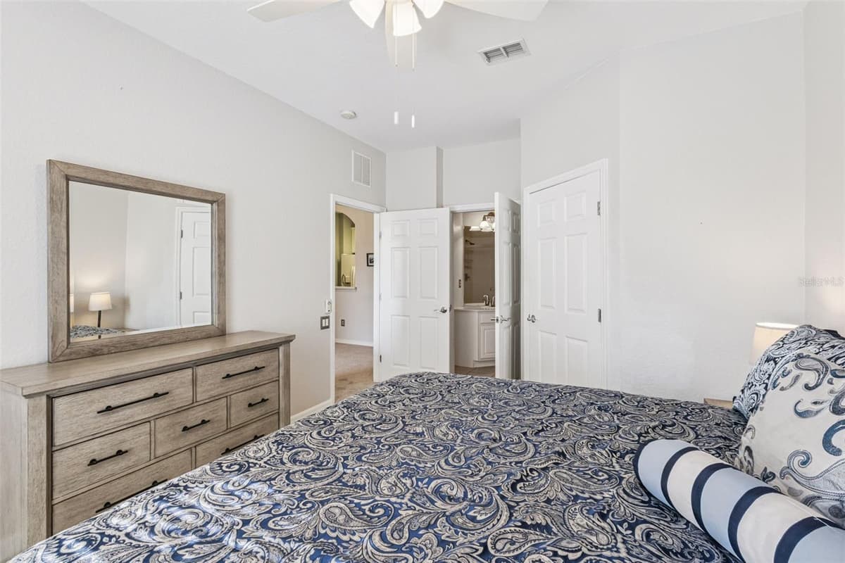 8300 PORTOFINO DRIVE — photo 8 of 32