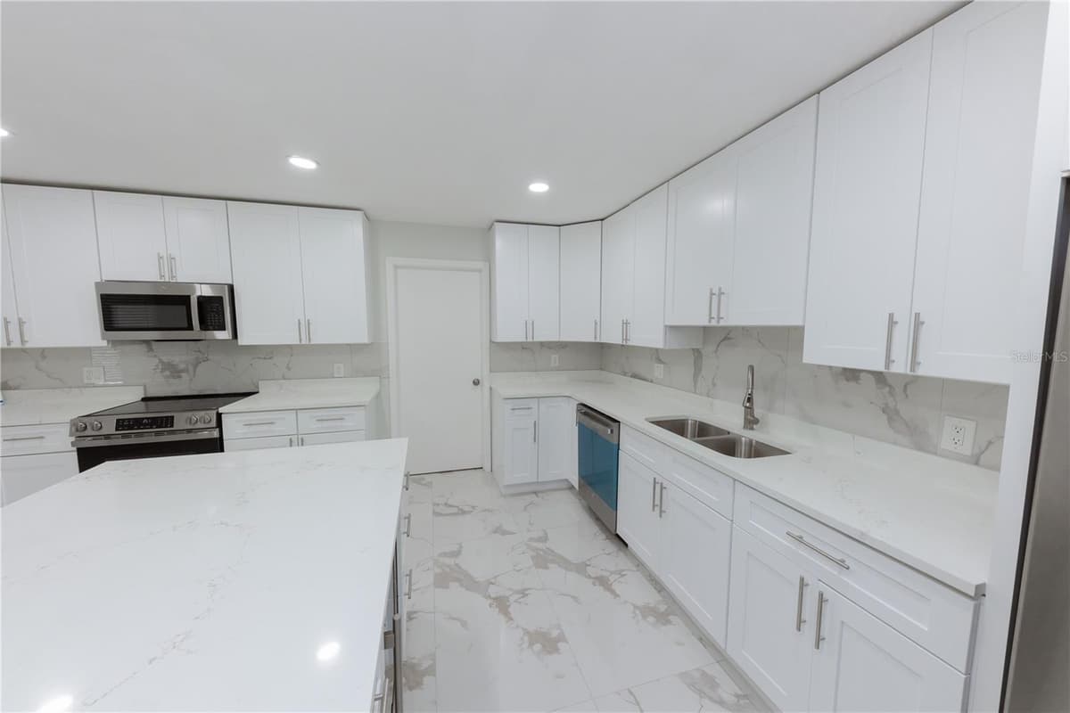 4946 DR MARTIN LUTHER KING JR STREET — photo 20 of 84