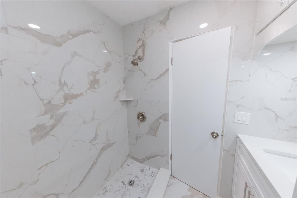 4946 DR MARTIN LUTHER KING JR STREET — photo 41 of 84