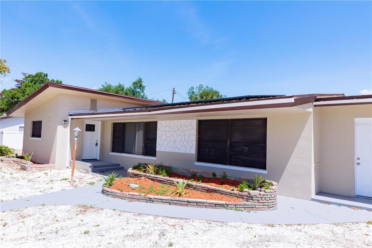 4946 DR MARTIN LUTHER KING JR STREET — photo 4 of 84