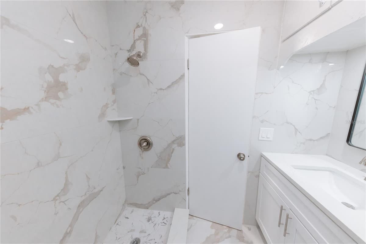 4946 DR MARTIN LUTHER KING JR STREET — photo 42 of 84