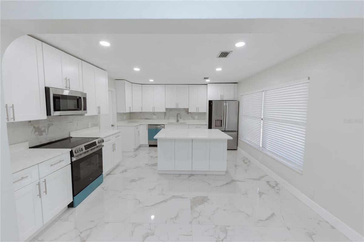 4946 DR MARTIN LUTHER KING JR STREET — photo 13 of 84