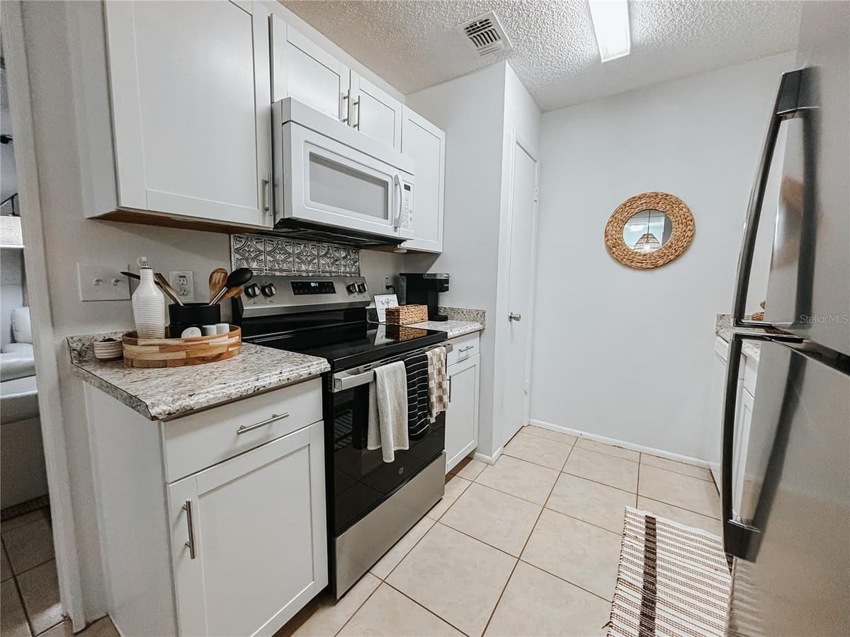 1600 BIG TREE ROAD — photo 3 of 25