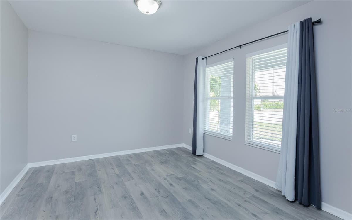 1916 12TH TERRACE — photo 4 of 29