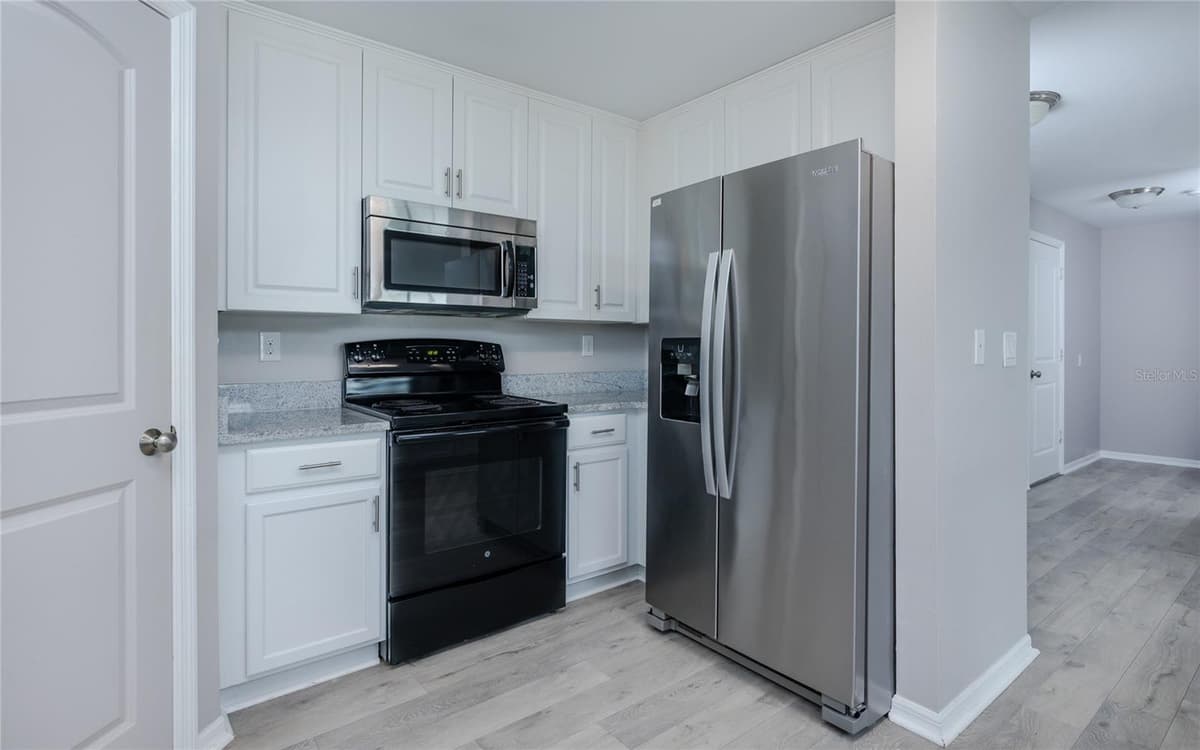 1916 12TH TERRACE — photo 8 of 29