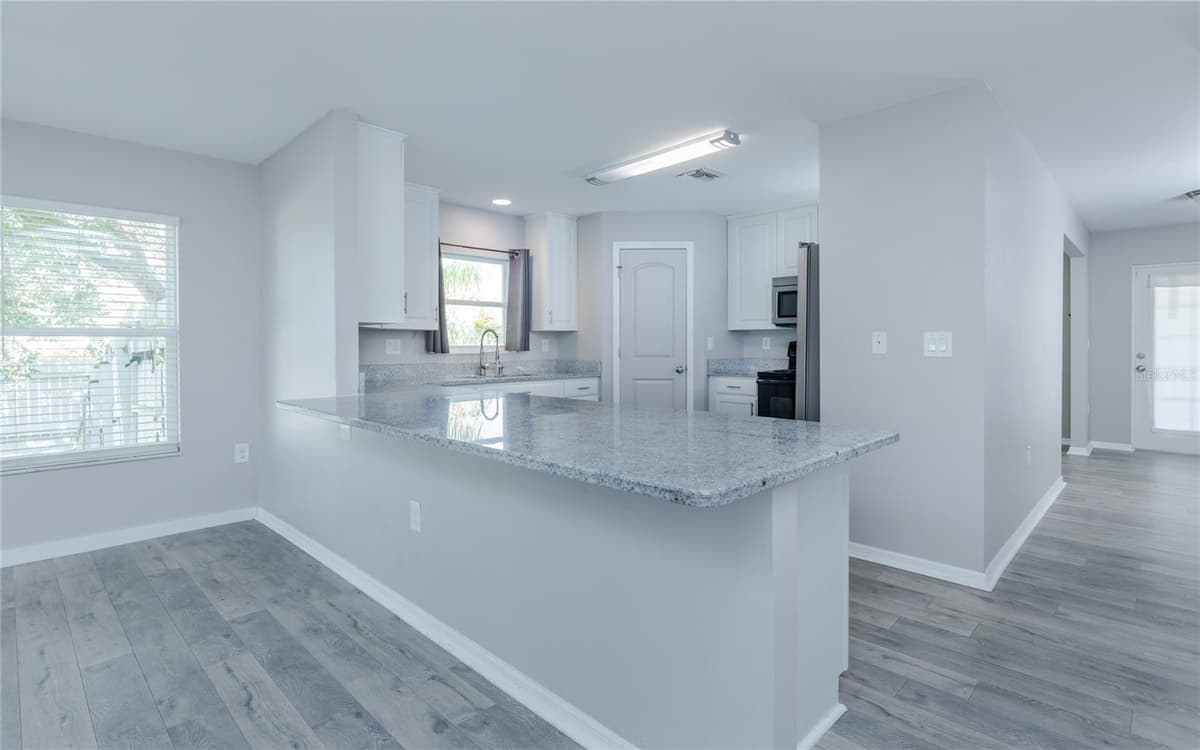 1916 12TH TERRACE — photo 6 of 29
