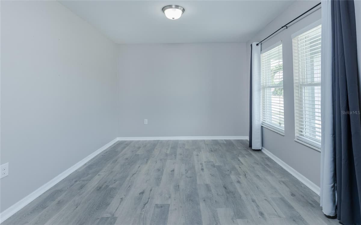 1916 12TH TERRACE — photo 3 of 29