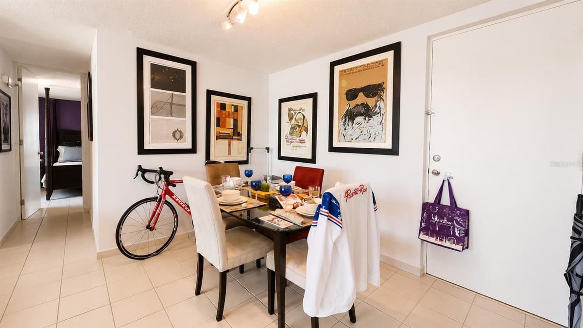 17 REGINA MEDINA — photo 9 of 25