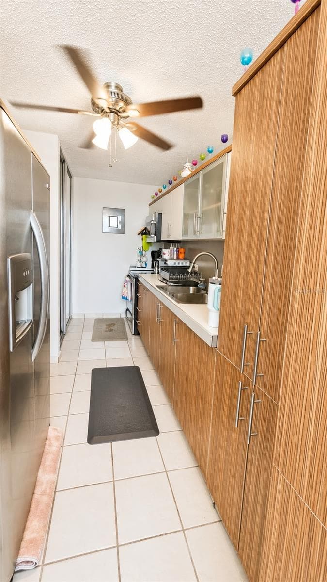 17 REGINA MEDINA — photo 12 of 25