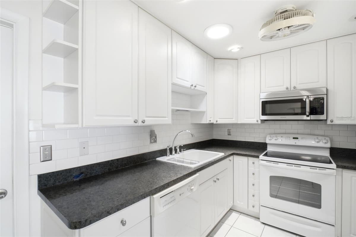 1335 QUEEN ANNE DRIVE — photo 13 of 46