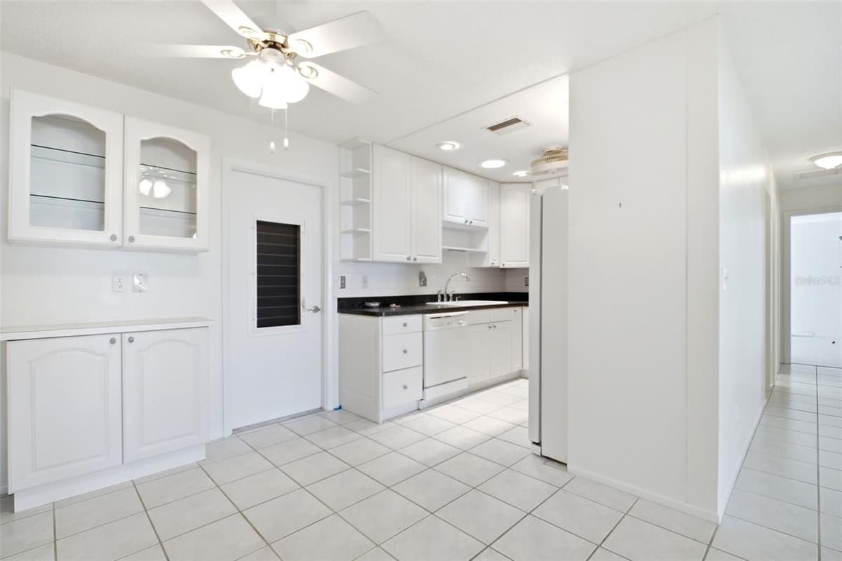 1335 QUEEN ANNE DRIVE — photo 12 of 46