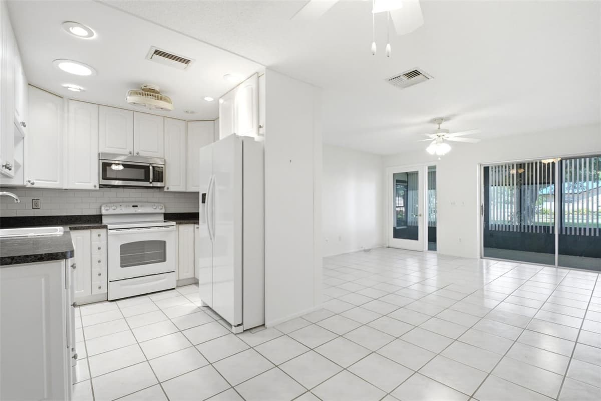 1335 QUEEN ANNE DRIVE — photo 11 of 46