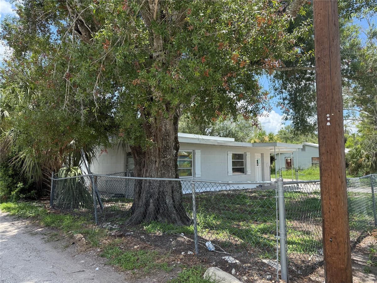 401 CITRUS AVENUE — photo 4 of 11