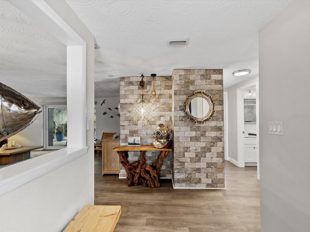 4911 POMPANO DRIVE — photo 8 of 77