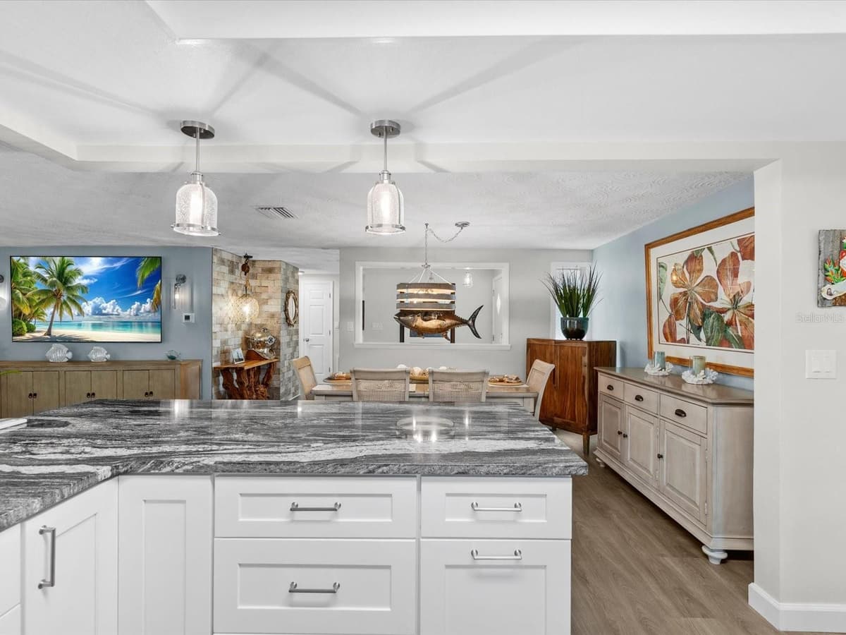 4911 POMPANO DRIVE — photo 17 of 77