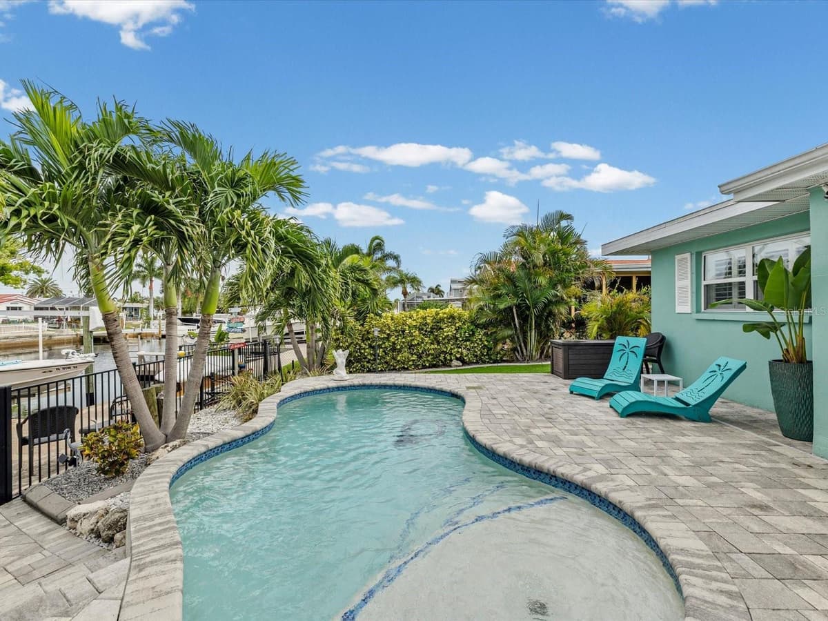 4911 POMPANO DRIVE — photo 35 of 77