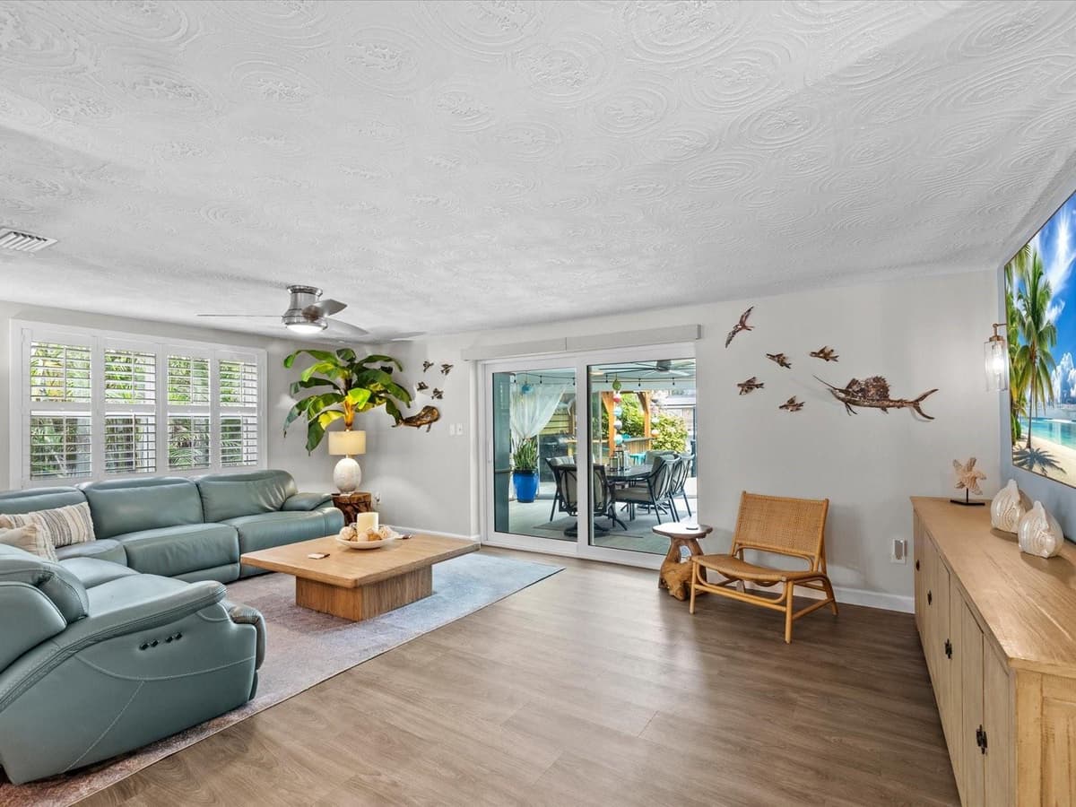 4911 POMPANO DRIVE — photo 12 of 77