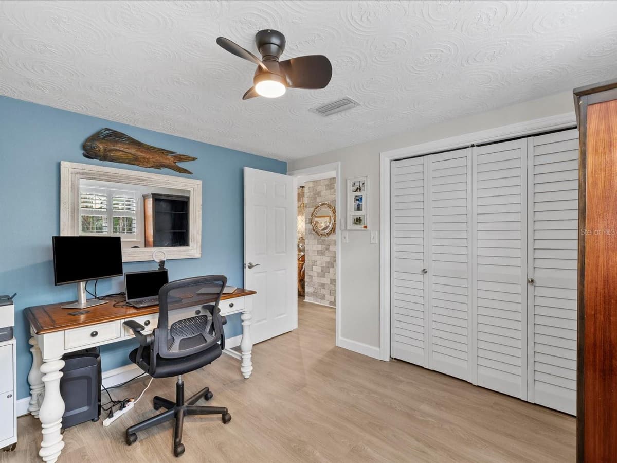 4911 POMPANO DRIVE — photo 20 of 77